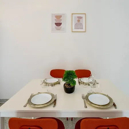 100m - Juan Stella Coeur アパート