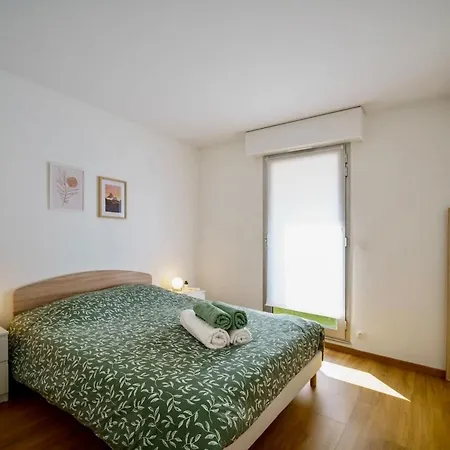 100m - Juan Stella Coeur アパート