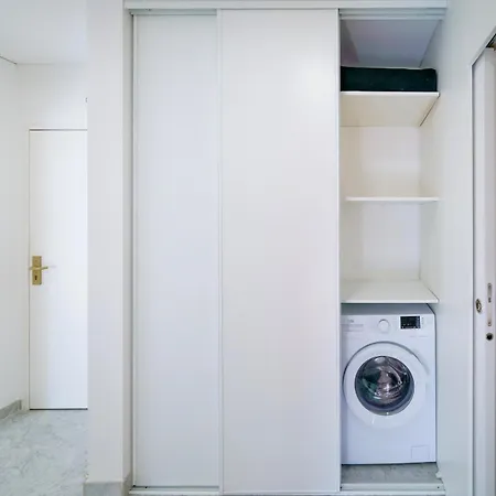 100m - Juan Stella Coeur アパート